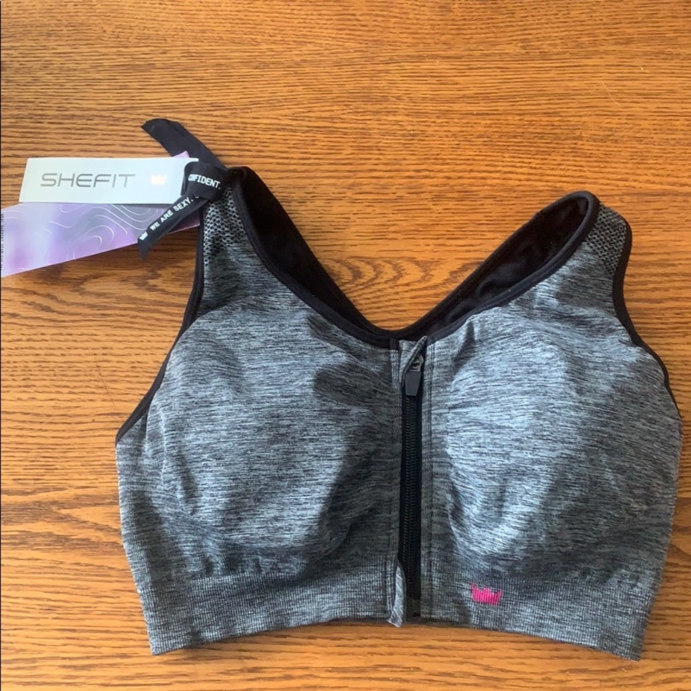 Shefit seamless sports bra- black